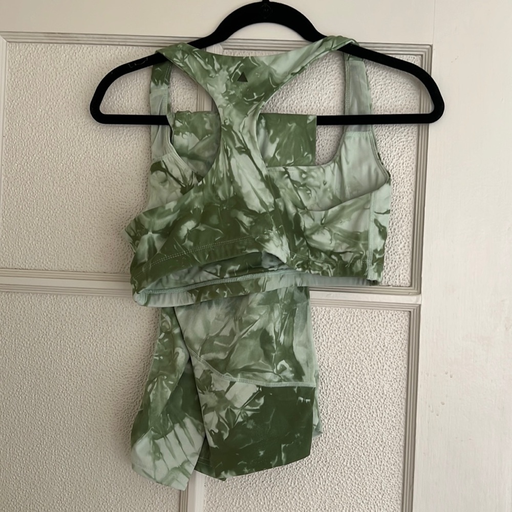 Vitality Green Tie-Dye Leggings & Racerback Sports Bra Set